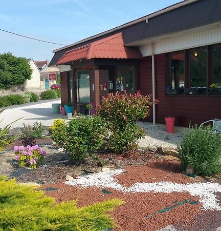 Le Magiot Hotel Montliot-et-Courcelles Exterior foto