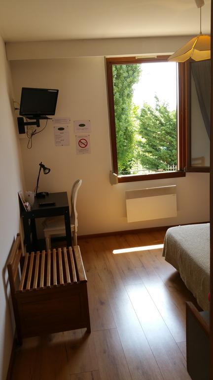 Le Magiot Hotel Montliot-et-Courcelles Quarto foto