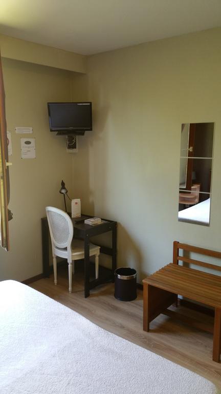 Le Magiot Hotel Montliot-et-Courcelles Quarto foto