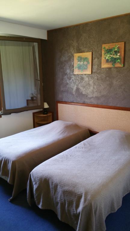 Le Magiot Hotel Montliot-et-Courcelles Quarto foto