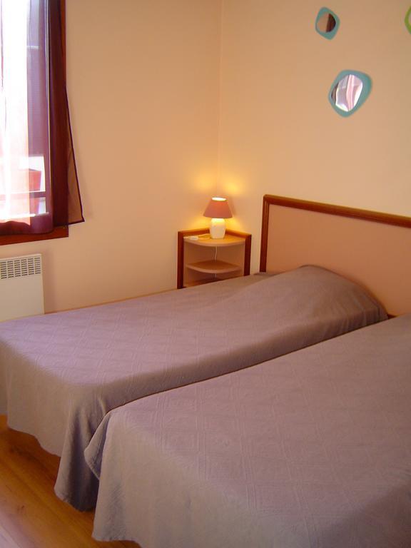 Le Magiot Hotel Montliot-et-Courcelles Quarto foto